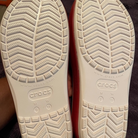 Soft Pink Croc’s BEAUTIFUL - Picture 3 of 5